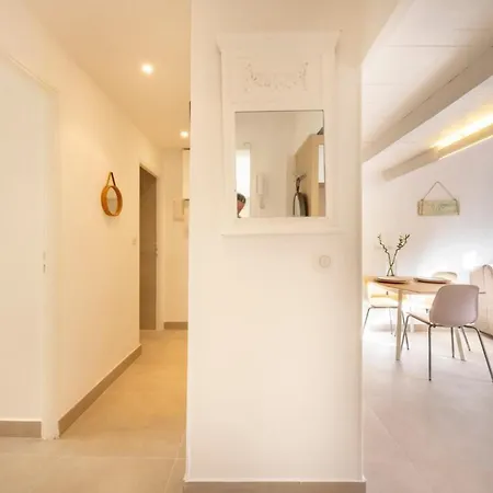 06y1 - Beautiful Modern T2 With Terrace * 주앙레핑