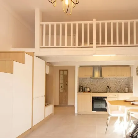Semesterbostad 06y1 - Beautiful Modern T2 With Terrace *