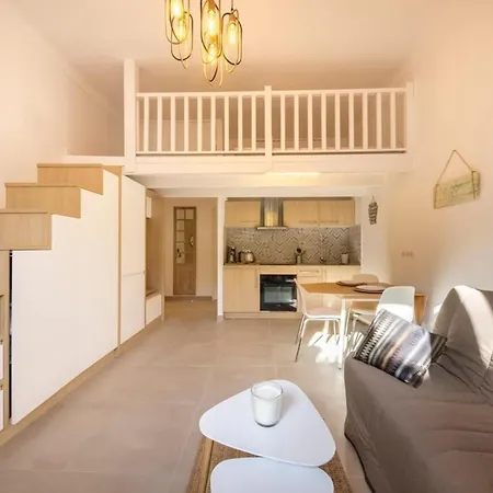 06y1 - Beautiful Modern T2 With Terrace Juan-les-Pins